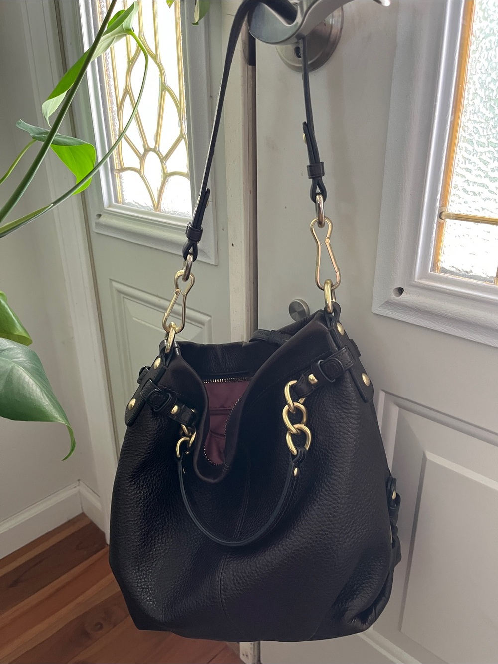 Coach- vintage brown Leather Shoulder Bag with Gold Hardware